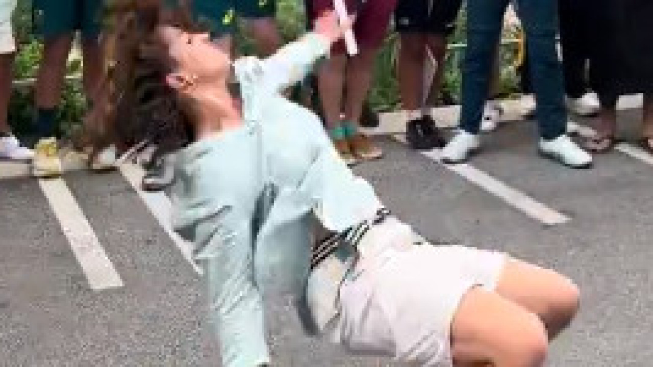 Ridicularizada na Internet, B-girl australiana dá 'show' na Vila Olímpica