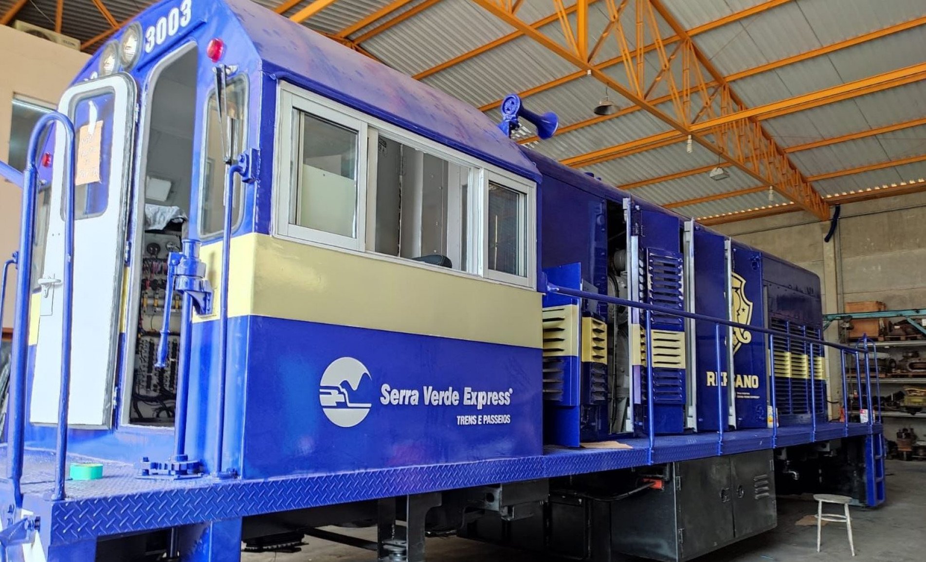 Trem Republicano é operado pela Serra Verde Express, concessionária dos trens turísticos na ferrovia Paranaguá-Curitiba (Crédito: DIVULGAÇÃO)