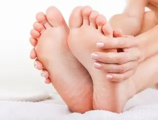 7 causas da queimação nos pés (e o que fazer)