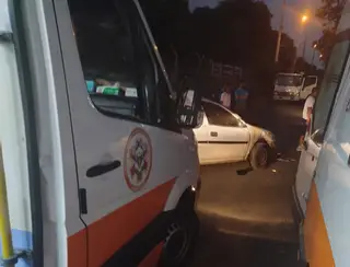 Carro capota e deixa motorista ferido dentro do condomínio Colinas do Mosteiro de Itaici